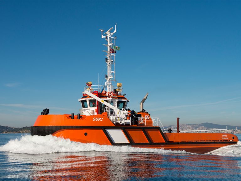 ANTI-OIL POLLUTION TUG BOAT